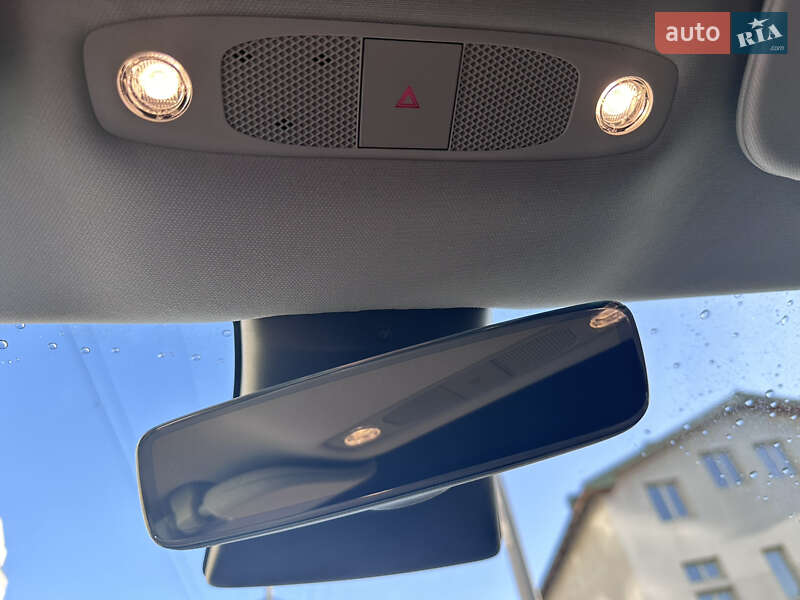 Седан Tesla Model 3 2019 в Івано-Франківську