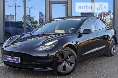 Седан Tesla Model 3 2021 в Киеве