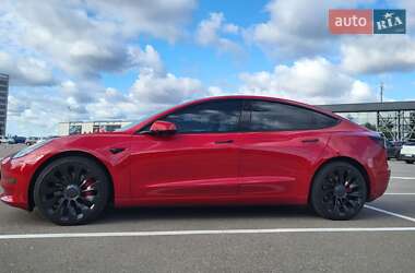 Седан Tesla Model 3 2022 в Киеве