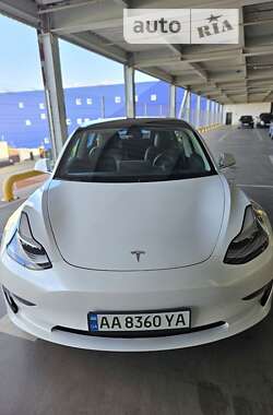 Седан Tesla Model 3 2019 в 