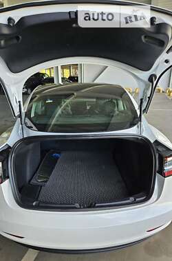 Седан Tesla Model 3 2019 в 