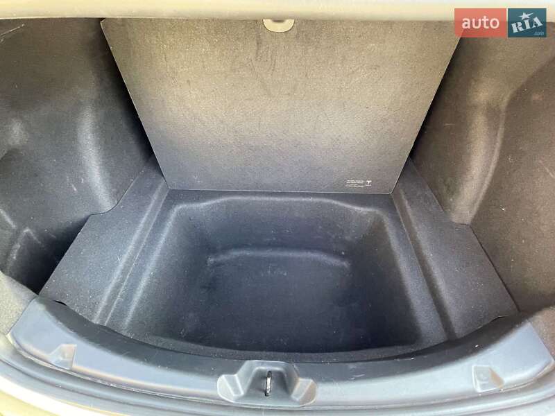 Седан Tesla Model 3 2018 в Києві