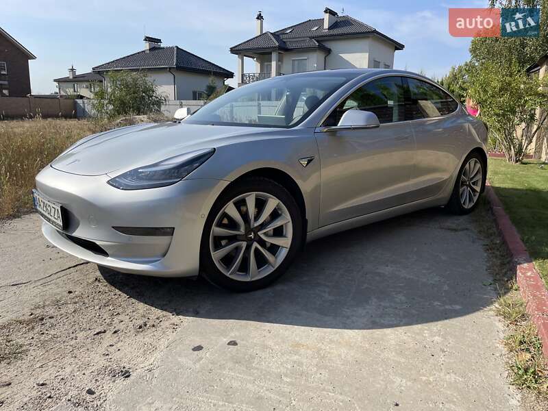 Седан Tesla Model 3 2018 в Києві