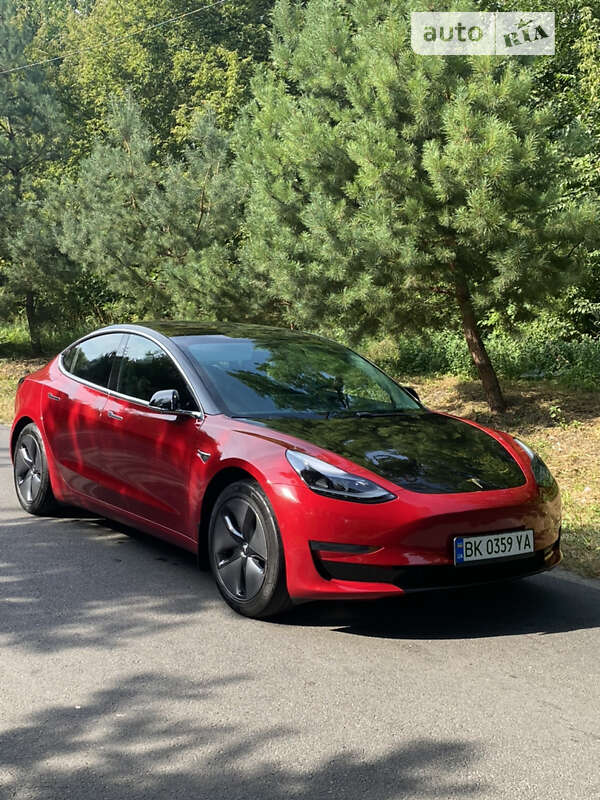 Седан Tesla Model 3 2018 в Рівному