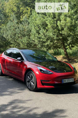 Седан Tesla Model 3 2018 в Рівному