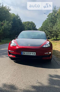 Седан Tesla Model 3 2018 в Рівному