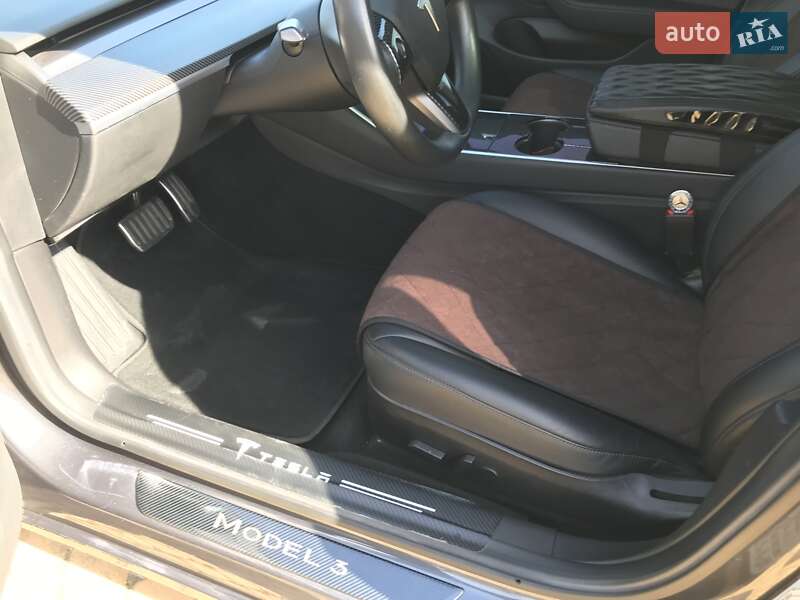 Седан Tesla Model 3 2018 в Одесі