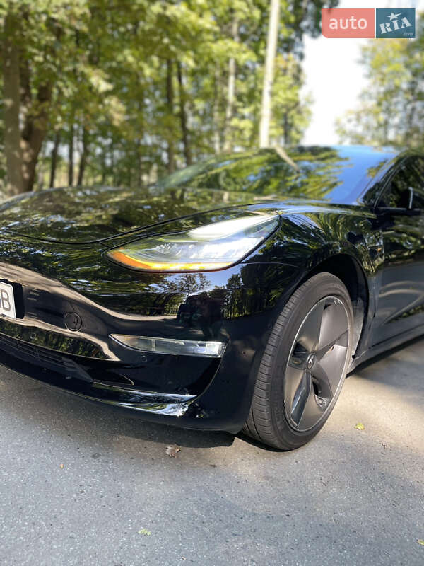 Седан Tesla Model 3 2018 в Харкові