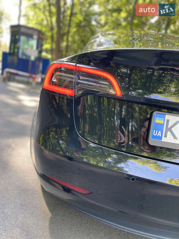 Седан Tesla Model 3 2018 в Харкові