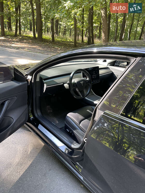 Седан Tesla Model 3 2018 в Харкові