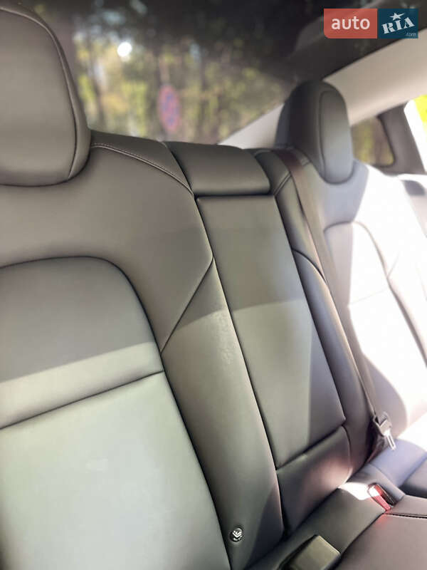Седан Tesla Model 3 2018 в Харкові