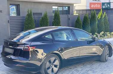 Седан Tesla Model 3 2021 в Киеве