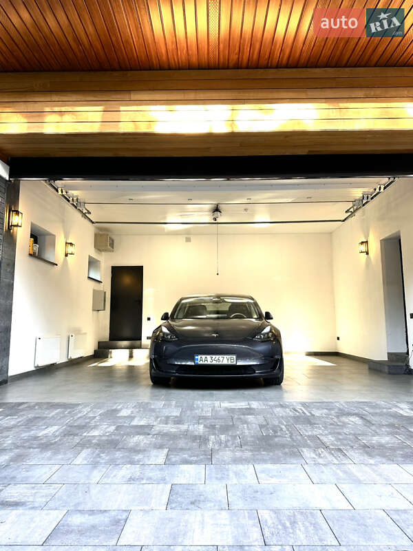 Седан Tesla Model 3 2021 в Києві