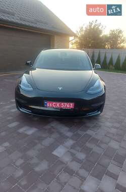 Седан Tesla Model 3 2021 в 