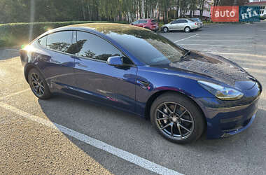 Седан Tesla Model 3 2023 в Сумах