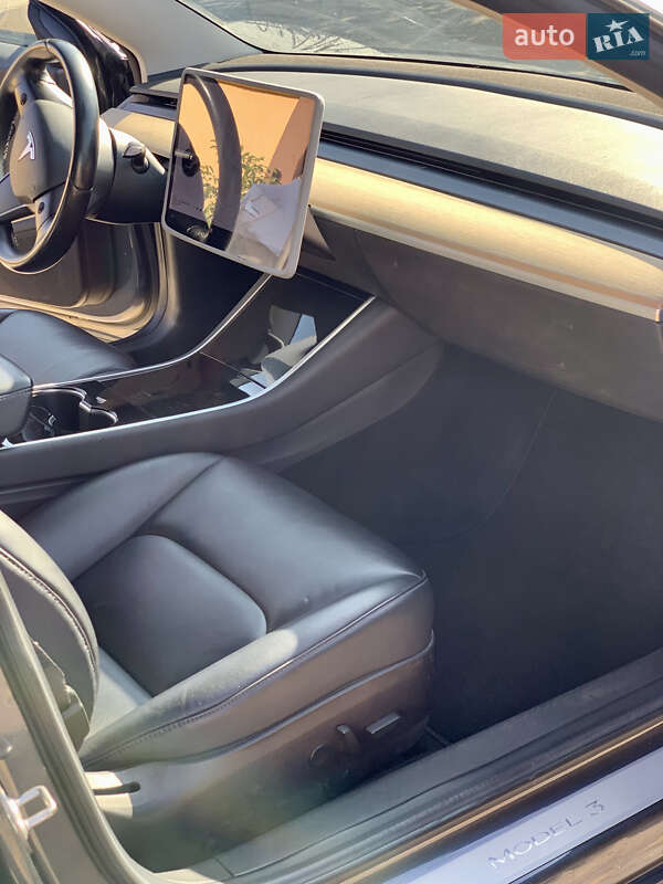 Седан Tesla Model 3 2018 в Білій Церкві