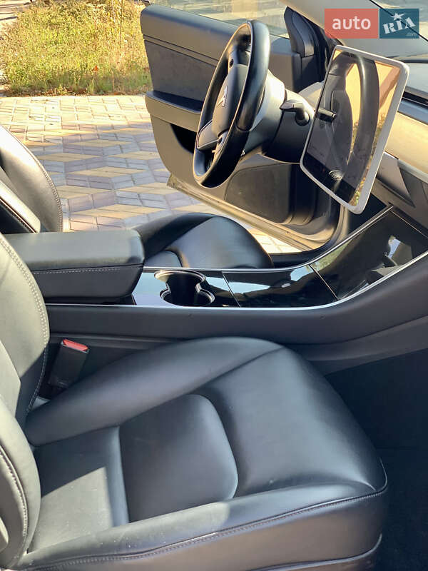 Седан Tesla Model 3 2018 в Белой Церкви