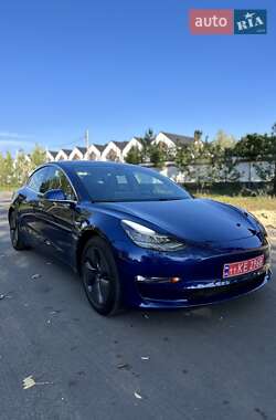 Седан Tesla Model 3 2019 в 