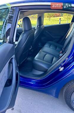 Седан Tesla Model 3 2019 в 