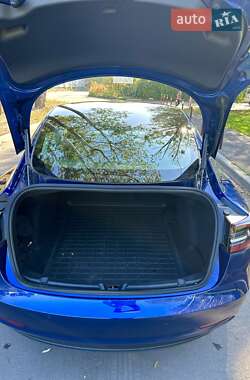 Седан Tesla Model 3 2019 в 