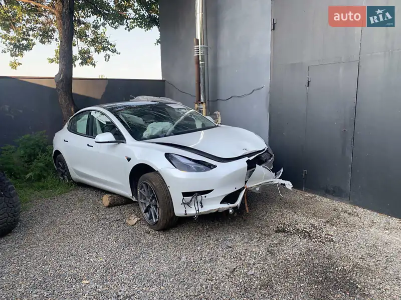 Tesla Model 3 2021