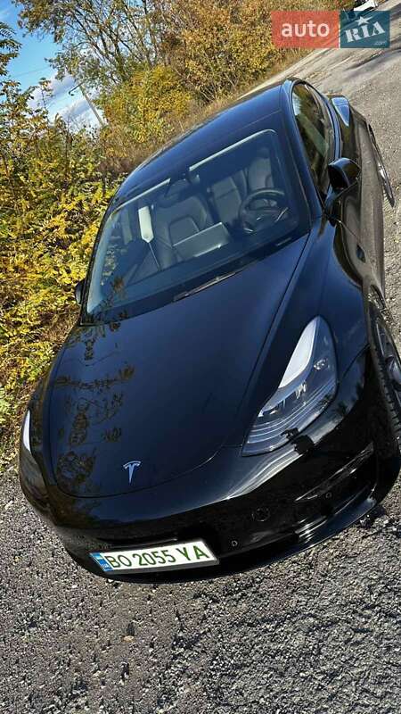Седан Tesla Model 3 2022 в Тернополе