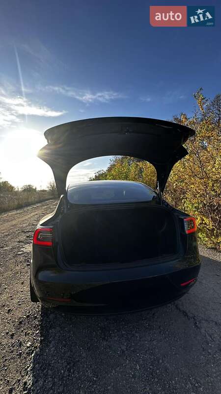 Седан Tesla Model 3 2022 в Тернополе