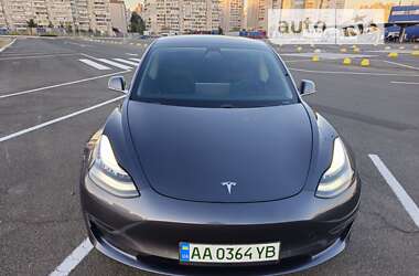 Седан Tesla Model 3 2020 в Киеве