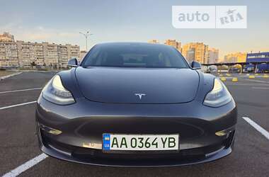 Седан Tesla Model 3 2020 в Киеве