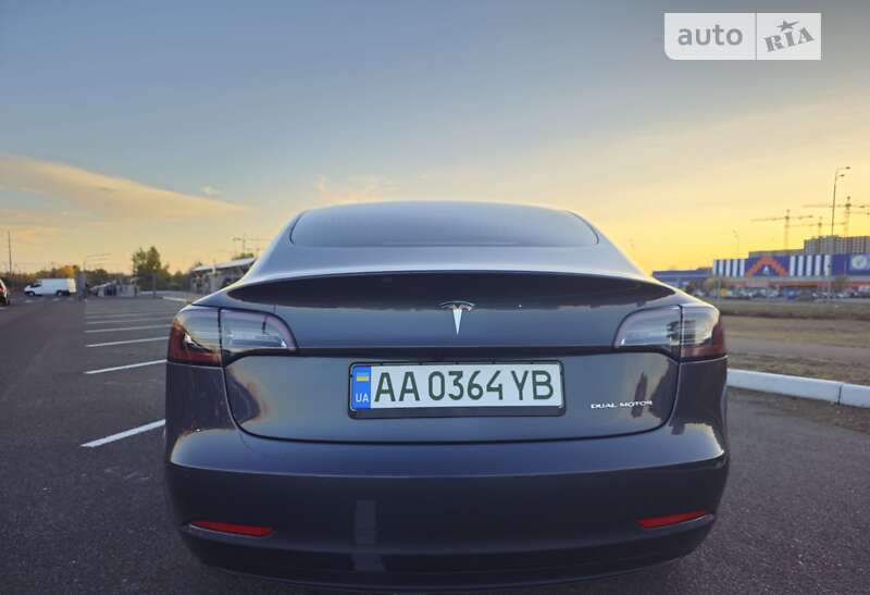 Седан Tesla Model 3 2020 в Києві