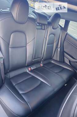 Седан Tesla Model 3 2020 в Киеве