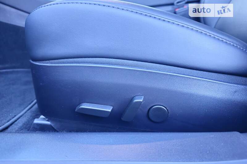 Седан Tesla Model 3 2020 в Києві