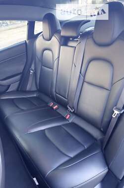 Седан Tesla Model 3 2020 в Киеве
