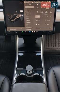 Седан Tesla Model 3 2018 в Киеве