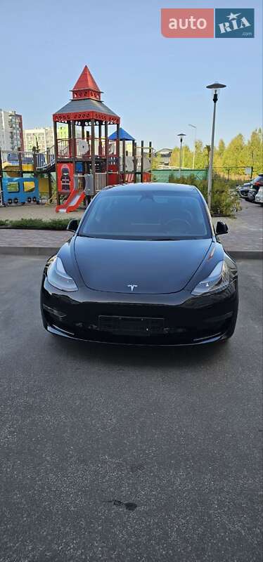 Tesla Model 3 2022
