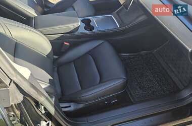 Седан Tesla Model 3 2022 в Киеве