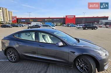 Седан Tesla Model 3 2022 в Виннице