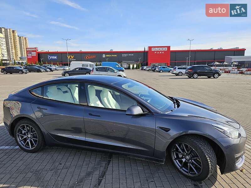 Седан Tesla Model 3 2022 в Вінниці