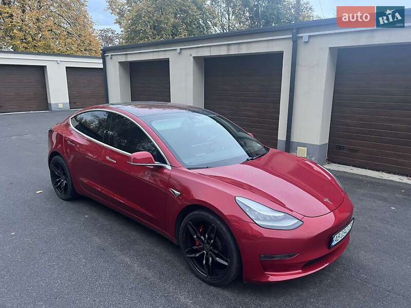 Седан Tesla Model 3 2018 в Вінниці
