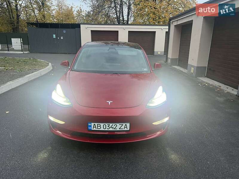 Седан Tesla Model 3 2018 в Вінниці