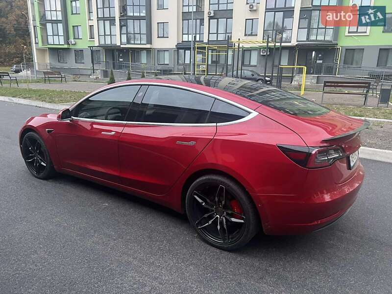 Седан Tesla Model 3 2018 в Вінниці