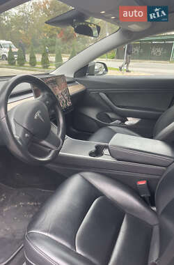Седан Tesla Model 3 2019 в 