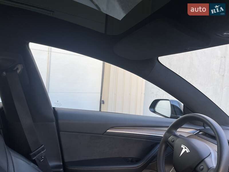 Седан Tesla Model 3 2021 в Києві