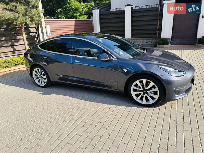 Седан Tesla Model 3 2019 в Києві