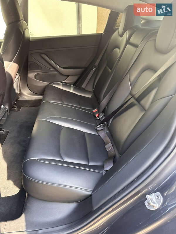 Седан Tesla Model 3 2019 в Києві