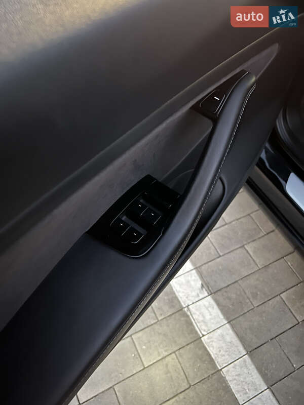 Седан Tesla Model 3 2018 в Первомайске