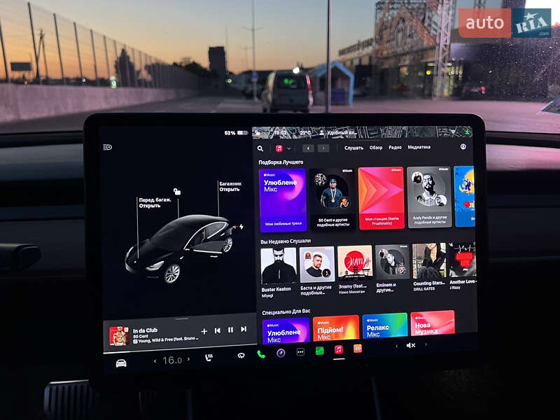 Седан Tesla Model 3 2018 в Первомайске