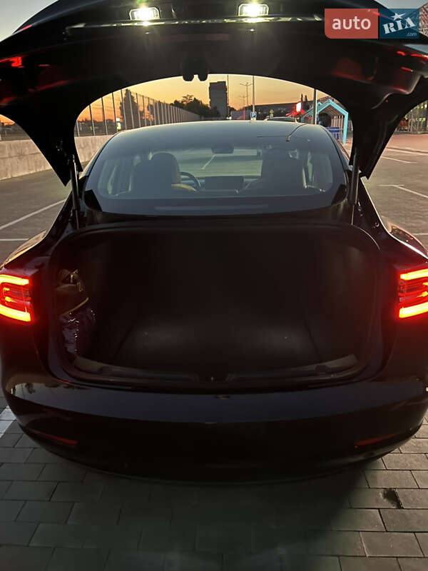 Седан Tesla Model 3 2018 в Первомайске