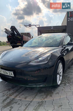 Седан Tesla Model 3 2019 в Калуше