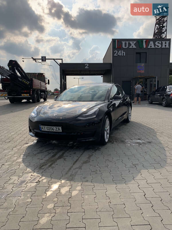 Tesla Model 3 2019